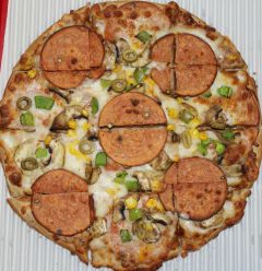 پیتزا میکس پپرونی و مرغ (متوسط)